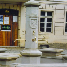 Brunnen in Stadt Wehlen Speier gefertigt in Bronze 2003