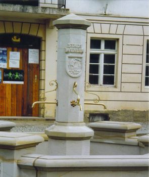 Brunnen in Stadt Wehlen Speier gefertigt in Bronze 2003